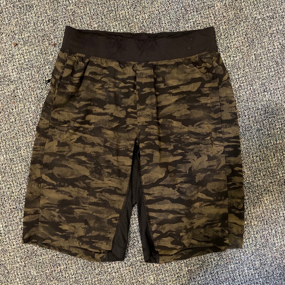 Lululemon Camo Shorts - Men's Medium